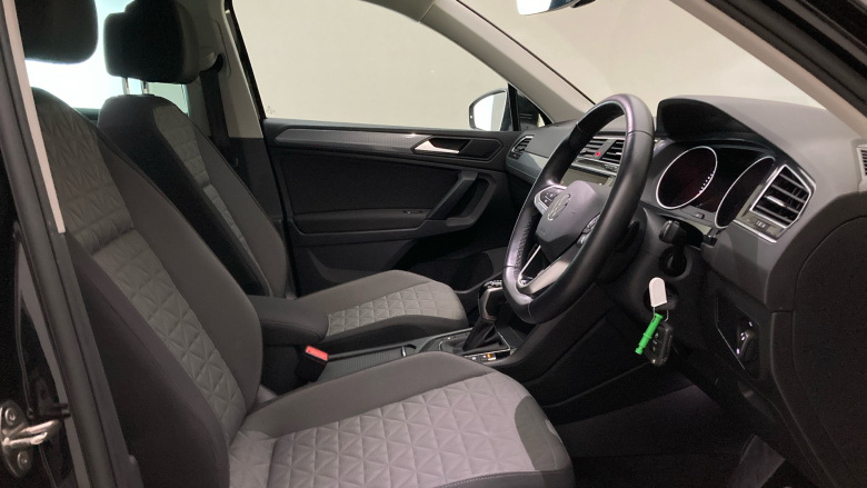 Volkswagen Tiguan 1.5 TSI 150 Life 5dr DSG Petrol Estate